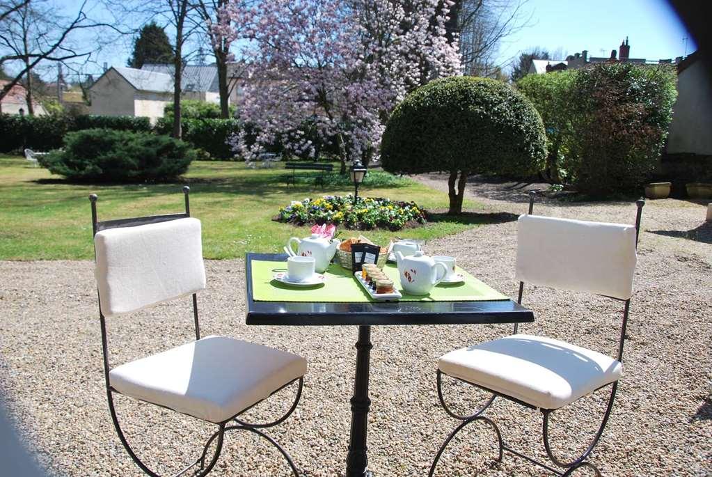 Le Clos De Bourgogne Moulins  Restaurant photo